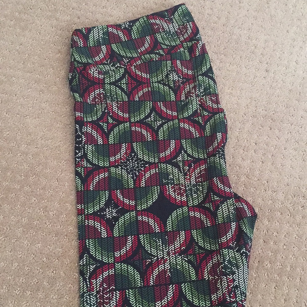 Lularoe tall and curvy Christmas print